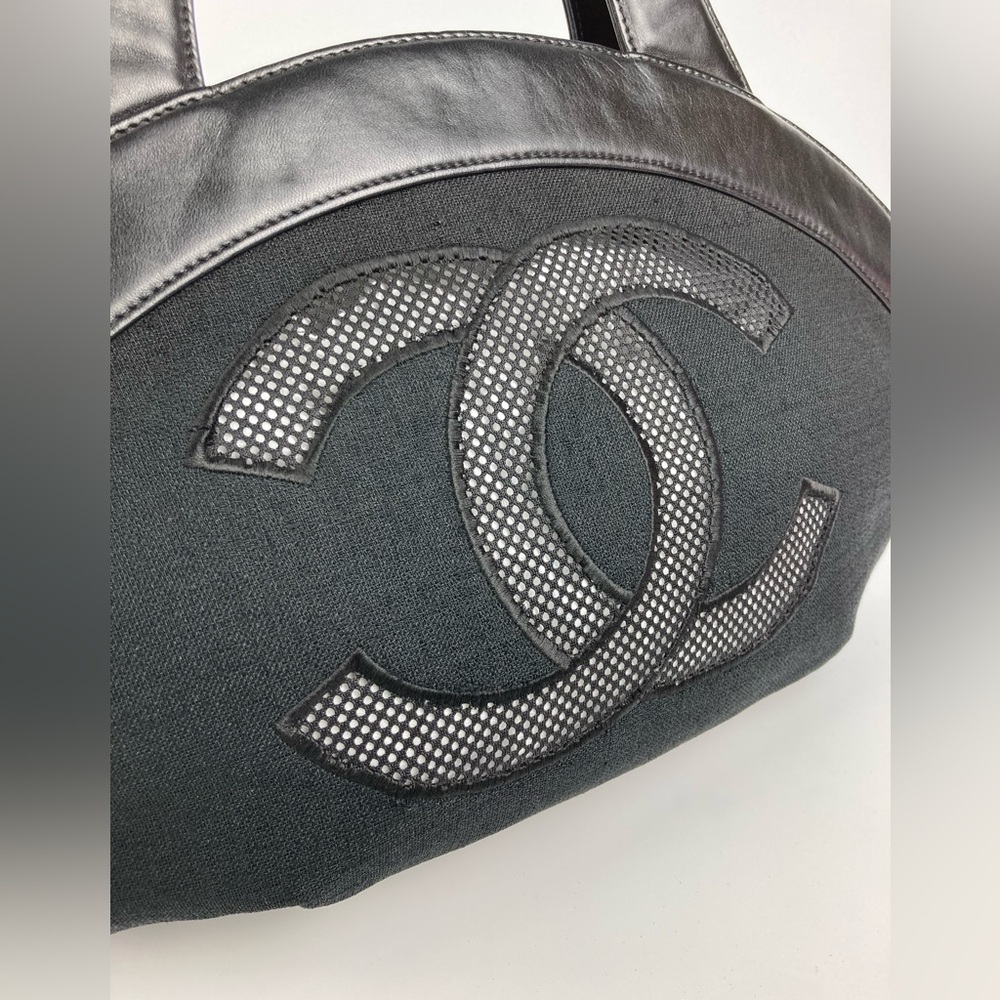 Chanel Black Woven Linen and Leather CC Logo Cut Out Tote Bag - Picture 9 of 9